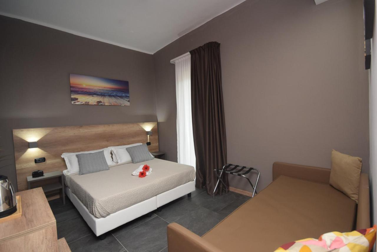 Hotel Crisvan Rimini Exterior photo