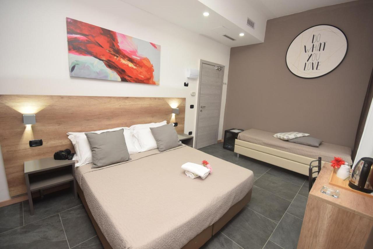 Hotel Crisvan Rimini Exterior photo